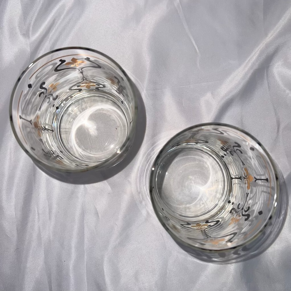 🥃 2 Lowball Rocks Old Fashioned Glasses Black Gold Fleur-de-lis vintage EUC MCM - Picture 11 of 16